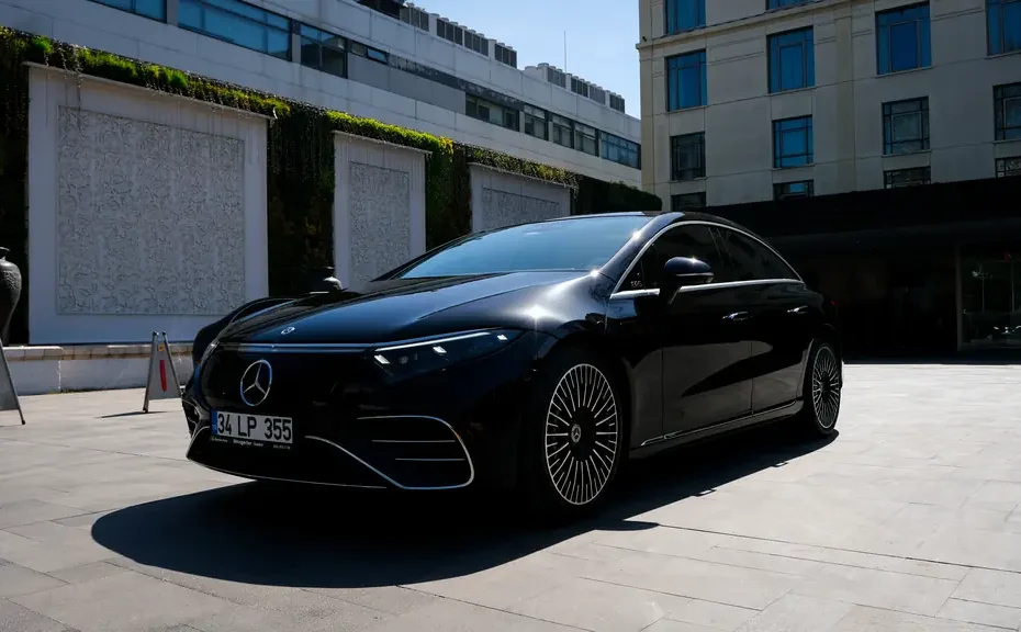 Chauffeur service for Istanbul luxury hotels